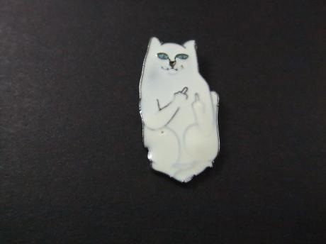 Poes heeft overal maling aan